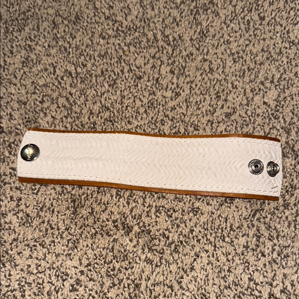 Spark*l White Leather Bracelet